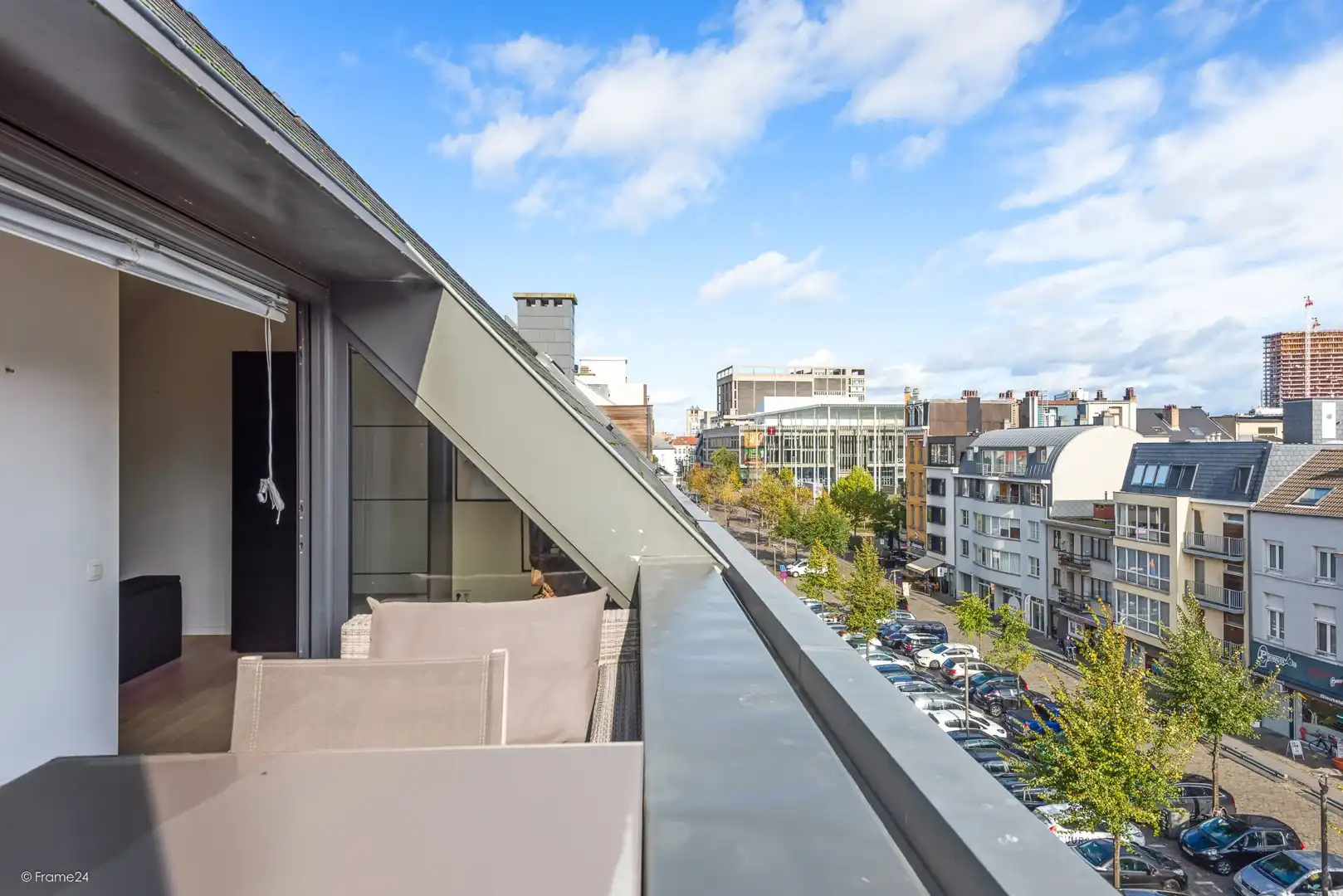 DUPLEX APPARTEMENT MET TWEE SLAAPKAMERS EN TERRAS foto 13