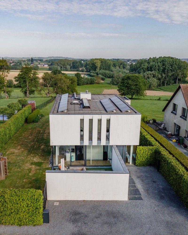 Moderne villa in een groene oase van rust foto 13