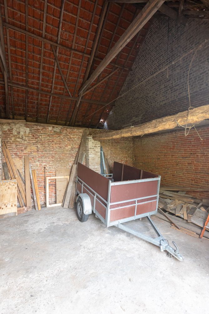 Hoeve met stallen op 3780 m² aan de grens met Elsegem foto 31