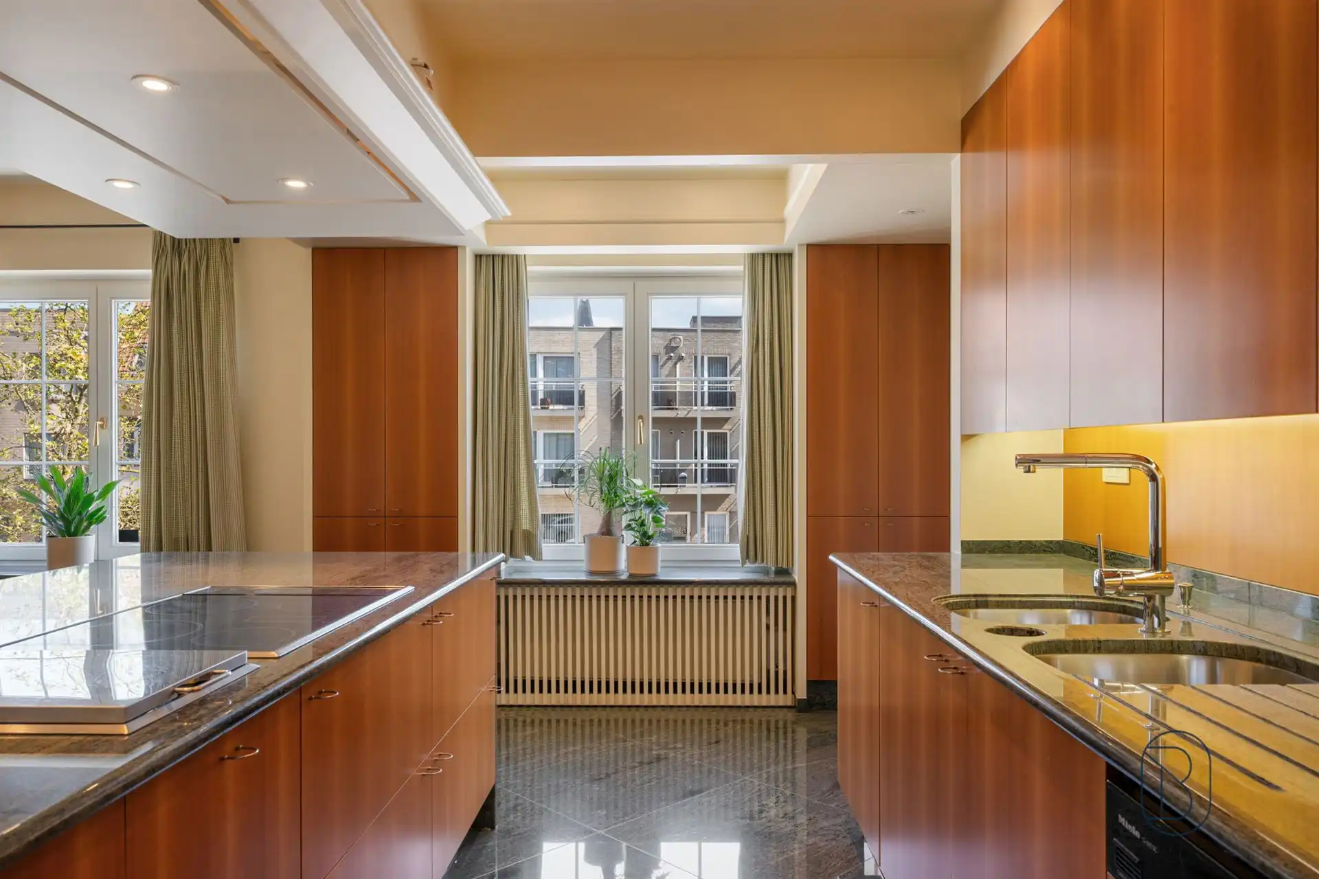 Subliem appartement van 275m2 op de Markt van Deinze foto 12