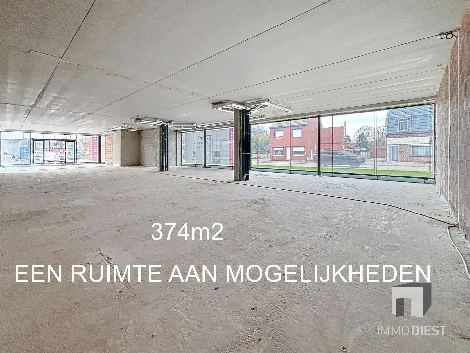 Commercieel Gebouw van 374m2 op toplocatie met parking! foto 10