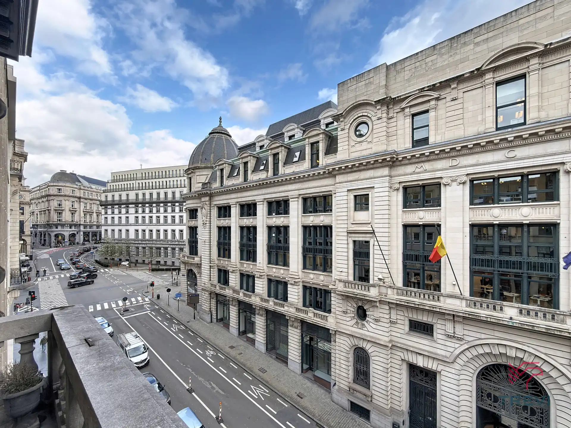 Gemeubileerd appartement met 2 slaapkamers in het centrum van Brussel!   foto 20
