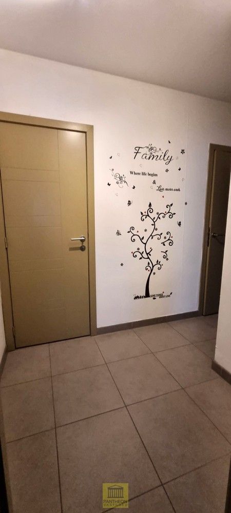 Recent appartement met 2 slaapkamers én autostaanplaats nabij station! foto 7