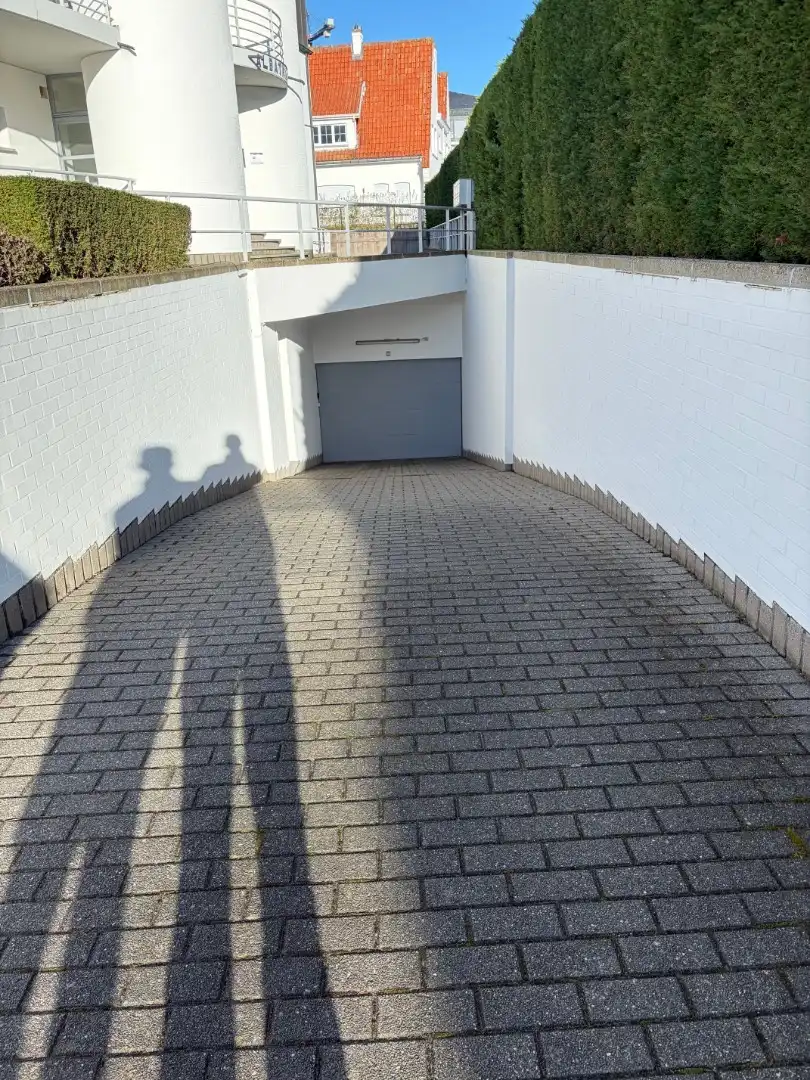 Garage te huur foto {{pictureIndex}}