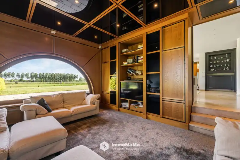 UNIEKE VILLA MET BINNENZWEMBAD EN PAARDENSTALLEN OP EEN TOPLOCATIE TE KOOP IN MENDONK (GENT) foto 10