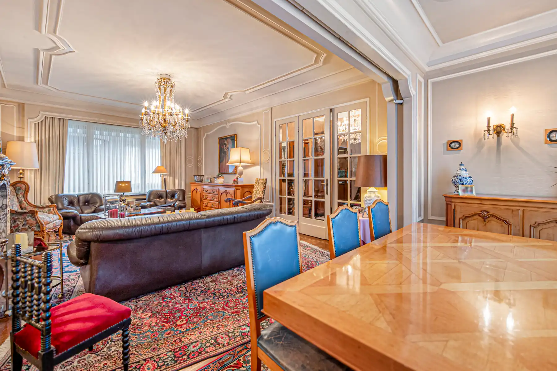 Imposante herenwoning met loods in hartje Overmere  foto 12