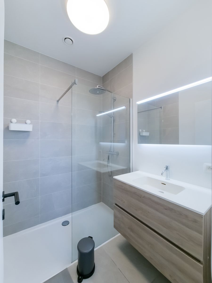 Gemeubeld 2 slaapkamer appt. met zicht op de Schelde foto 12