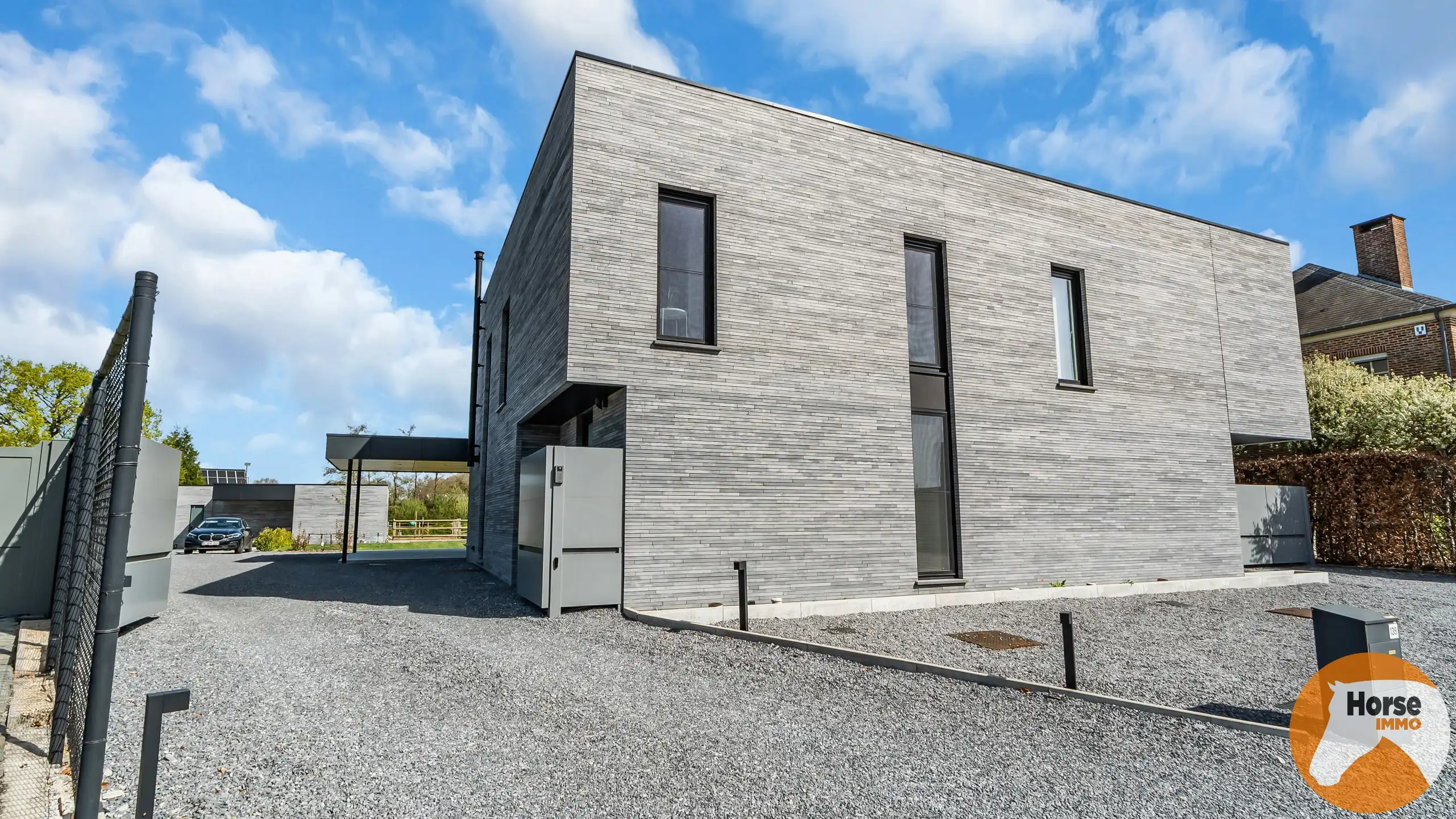 LAAKDAL-Moderne BEN-woning met paardenfaciliteit op 24,5are foto 4