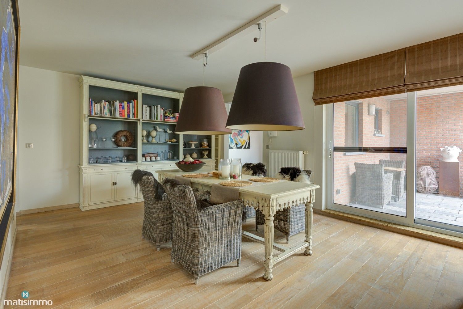 ROYAAL APPARTEMENT MET RUSTIG INTERIEUR VOORZIEN VAN 3 SLAAPKAMERS, 2 BADKAMERS EN 2 TERRASSEN NABIJ CENTRUM HASSELT foto 6