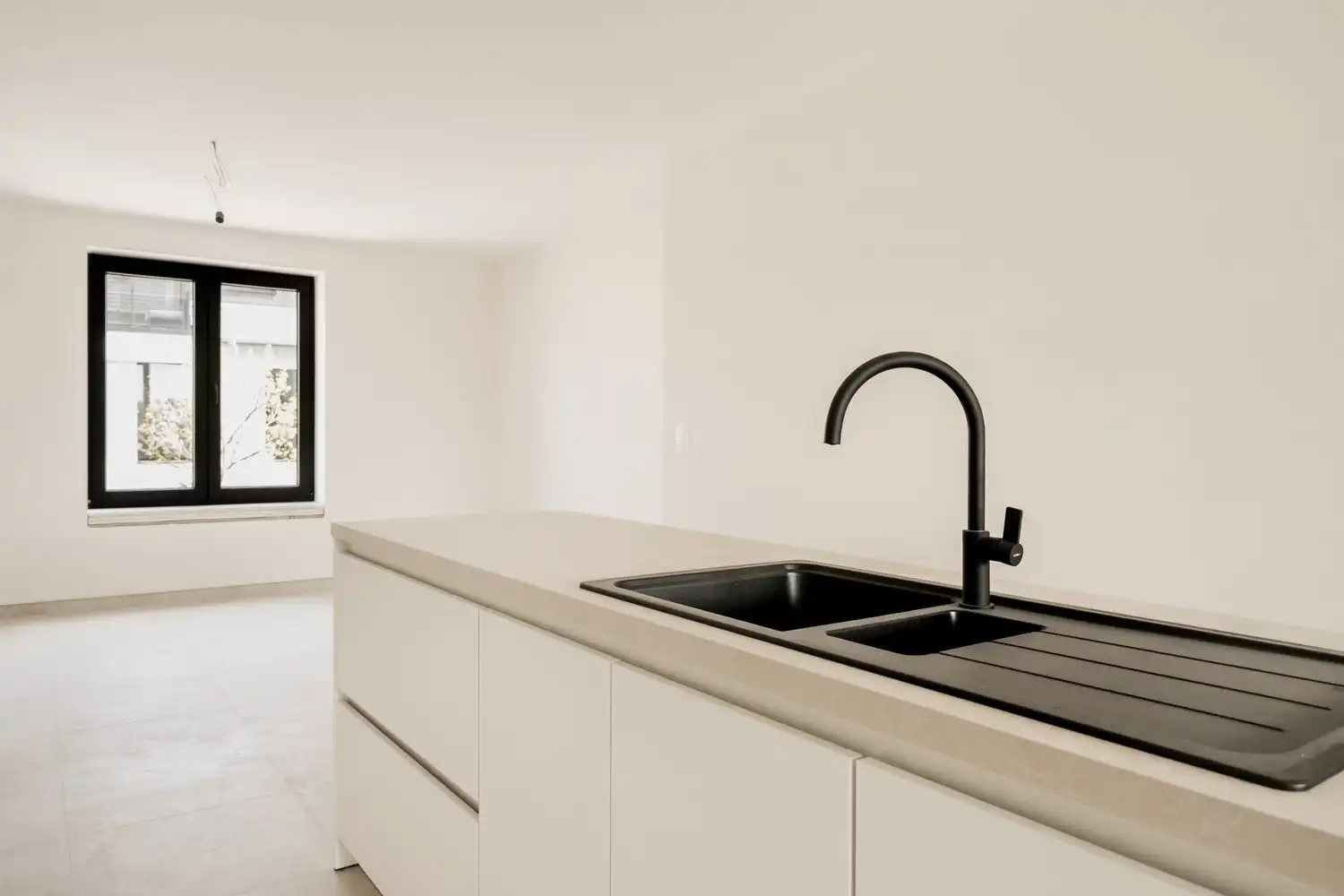 Ruim doorzonappartement nabij het centrum foto 5