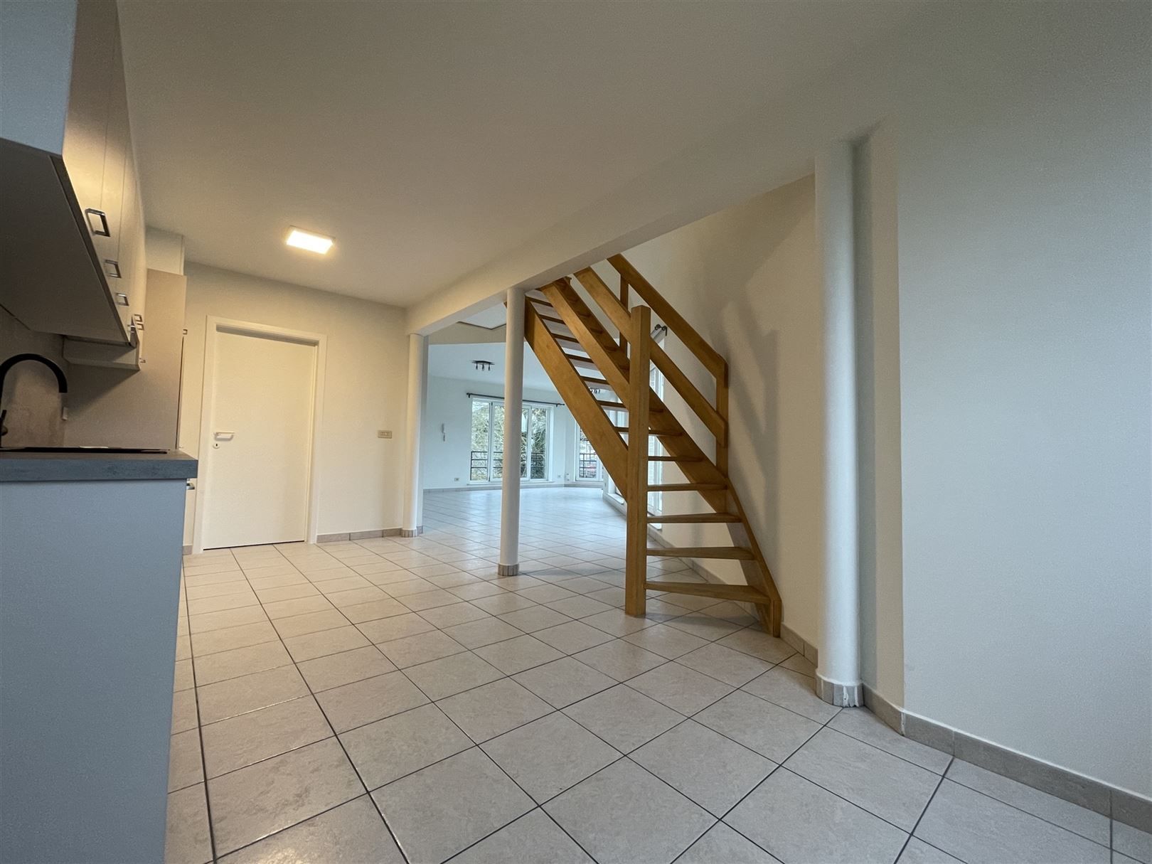 Instapklaar duplex-appartement op 200 m. van centrum Dendermonde foto 7