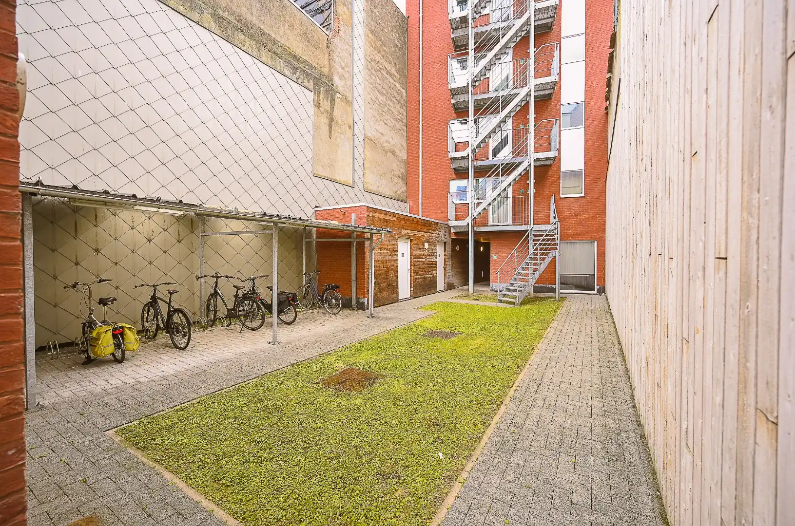 DUPLEX APPARTEMENT MET ZONNETERRASSEN OP TOPLIGGING foto 3