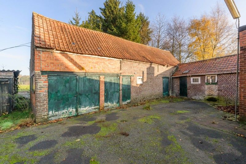 Te herbouwen of te slopen woning op ruim perceel in landelijke omgeving! foto 18