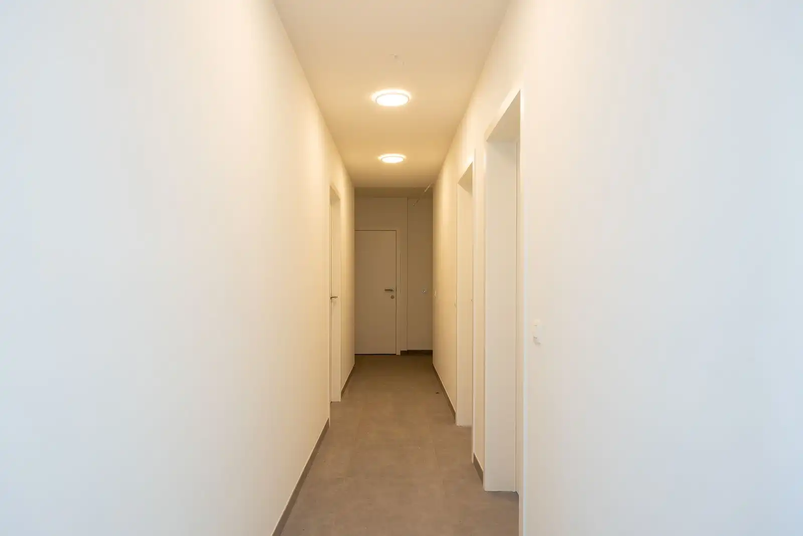 Nieuwe, energiezuinige woning met vrij uitzicht over de velden. foto 11