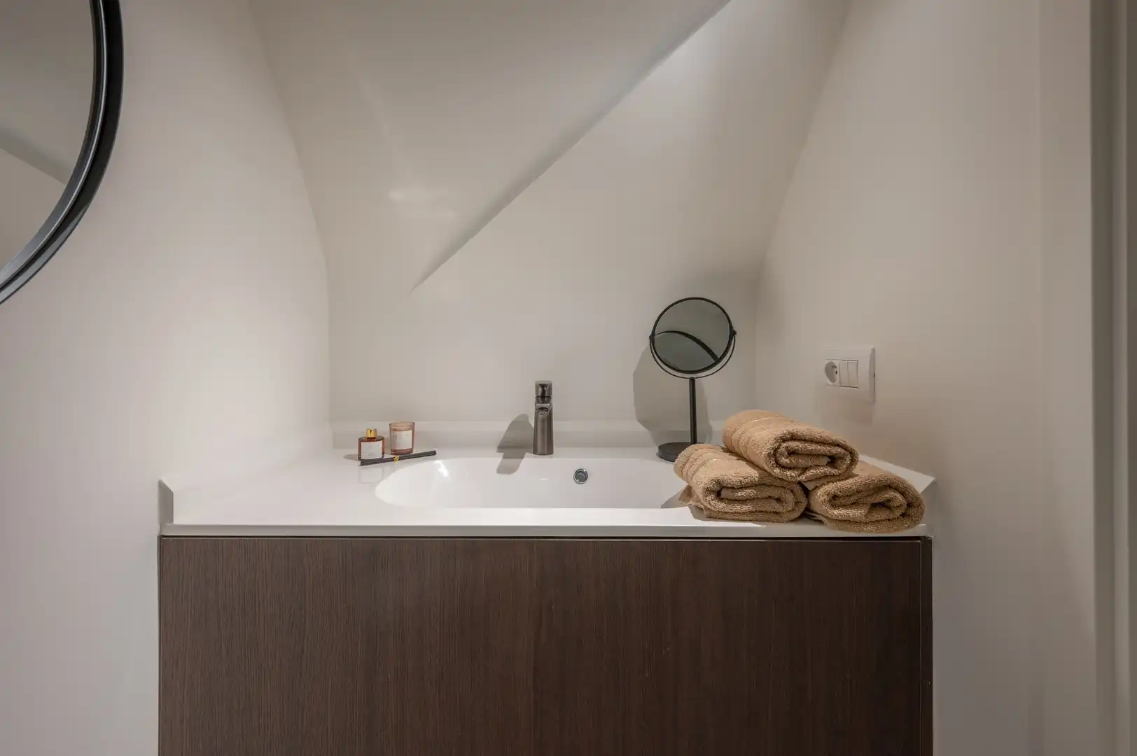 Stijlvol gerenoveerd appartement nabij het Dominicanenkerkje. foto 15