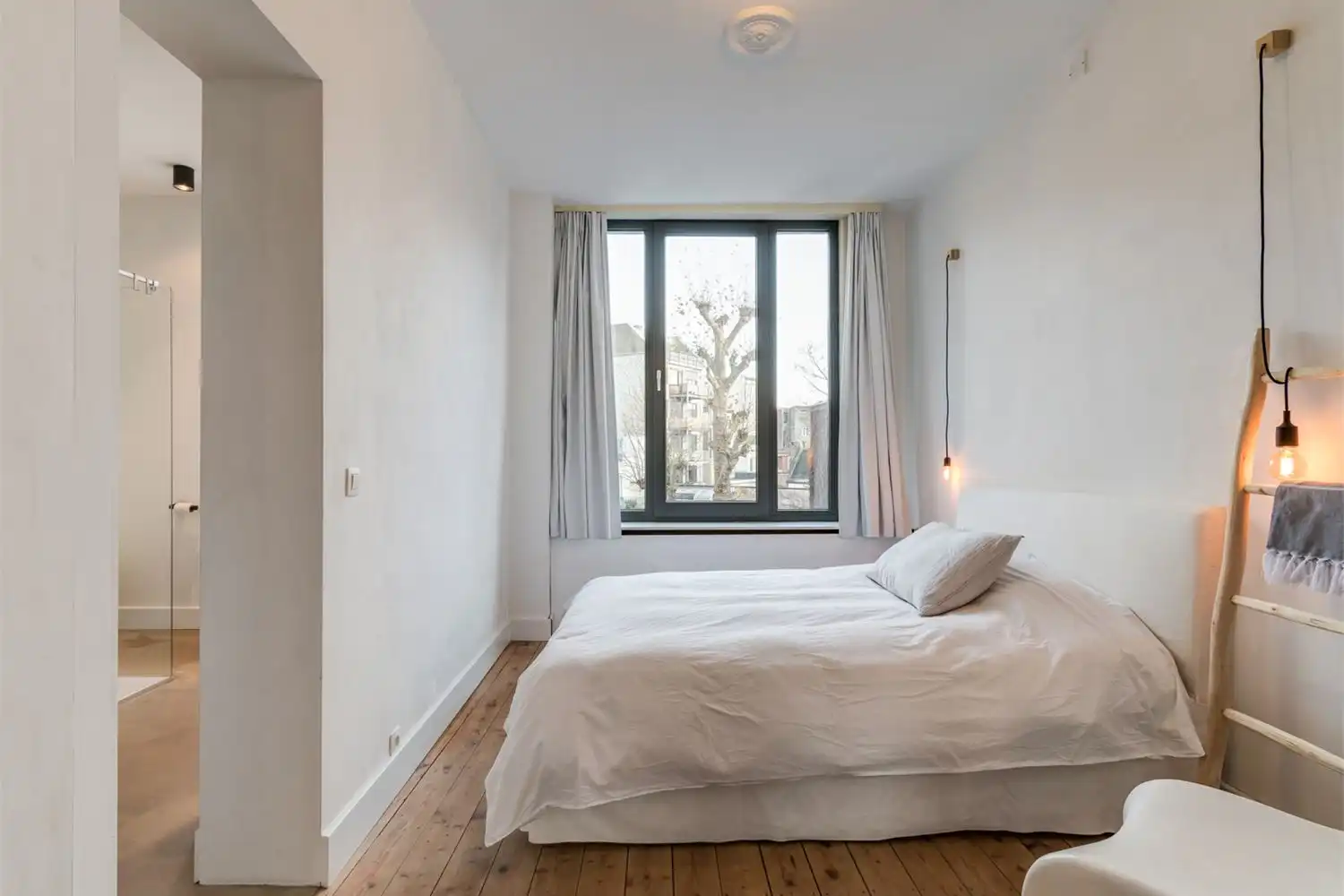LICHTRIJK EN KARAKTERVOL APPARTEMENT MET ZONNEBALKON OP TOPLOCATIE AAN DE MARNIXPLAATS OP 'TZUID foto 18
