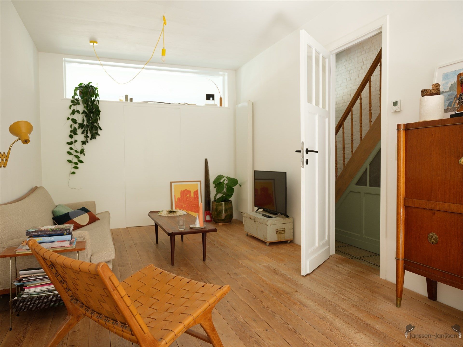 Charmant gerenoveerde woning met zonnige groene tuin foto 4