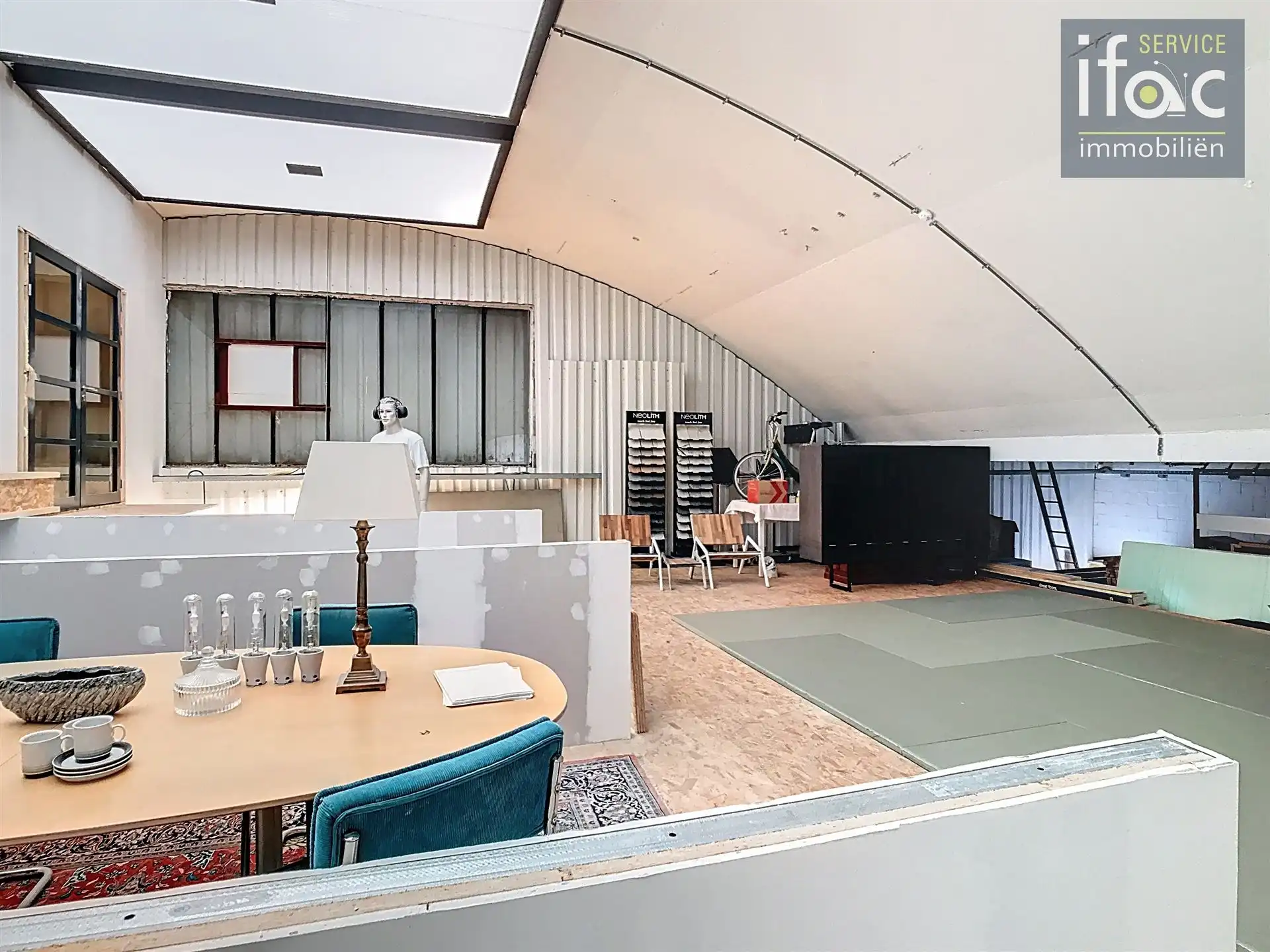 Ruime loods met kantoor, keuken en sanitair foto 12