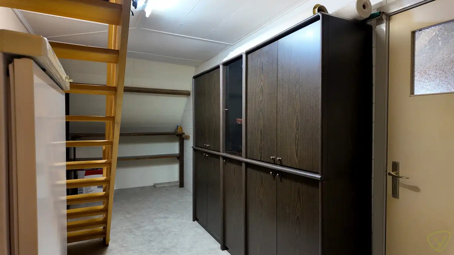 Verrassend ruime woning met 4 slaapkamers en garage foto 15