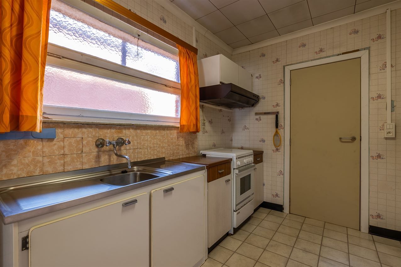 robuuste te renoveren woning op 11a10ca foto 15