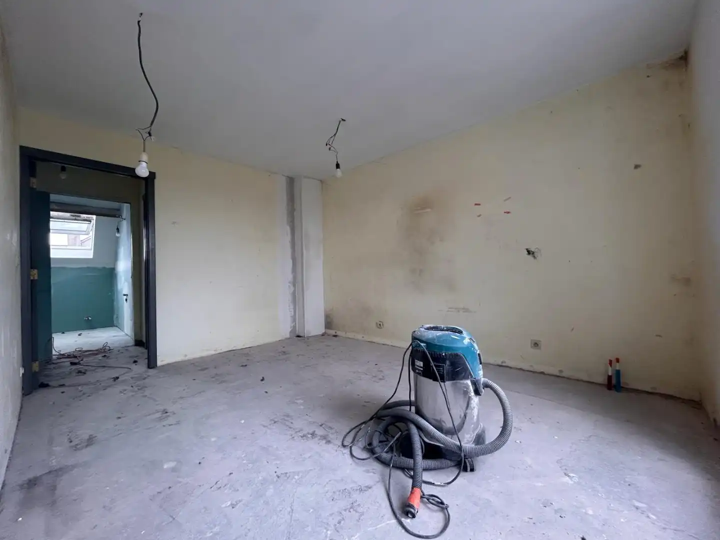 Te huur volledig gerenoveerd duplex 2-slaapkamerappartement foto 6
