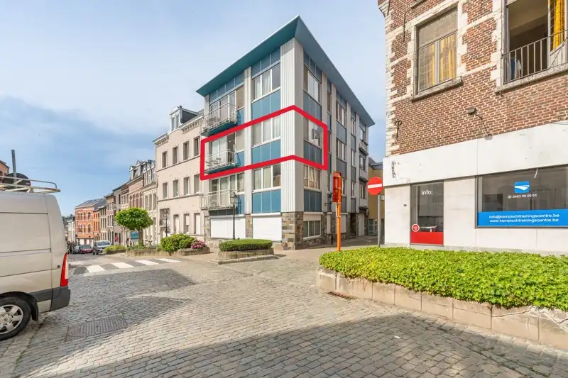Zeer goed gelegen appartement met 2 slaapkamers foto 2