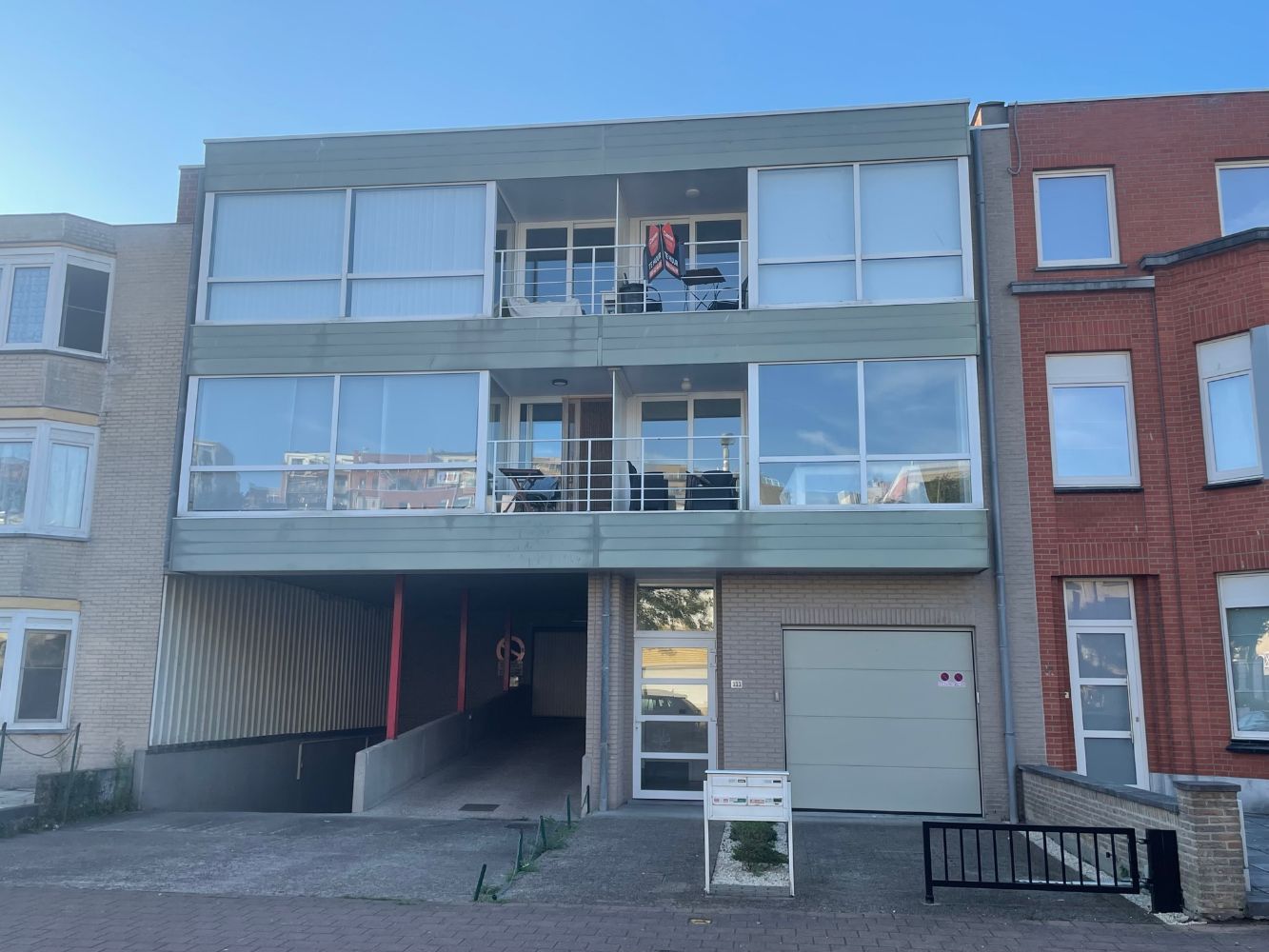 Modern appartement met één slaapkamer en terras in een residentiële wijk. foto 17