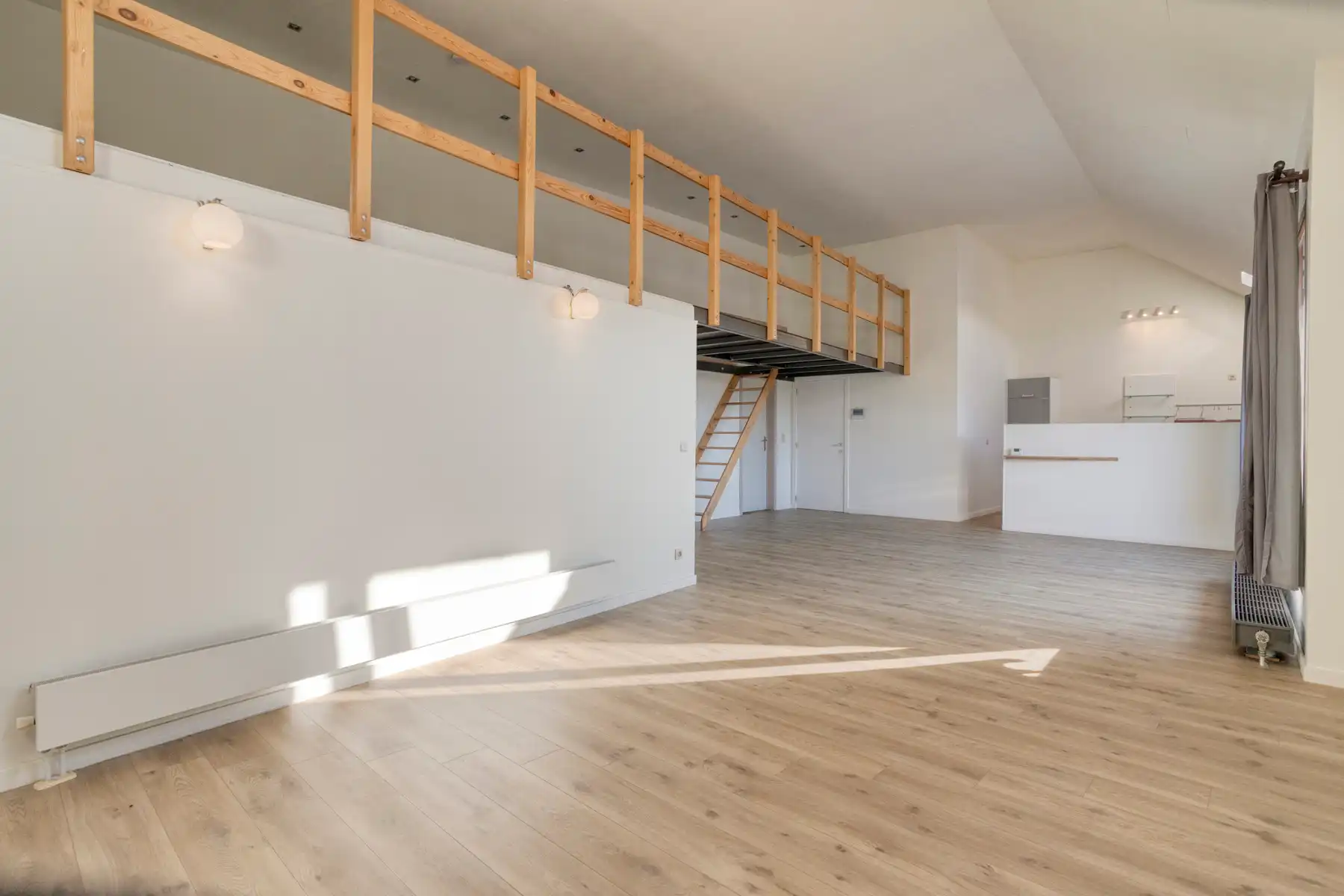 Appartement met 3 slaapkamers, terras en parkeerplaats foto 4