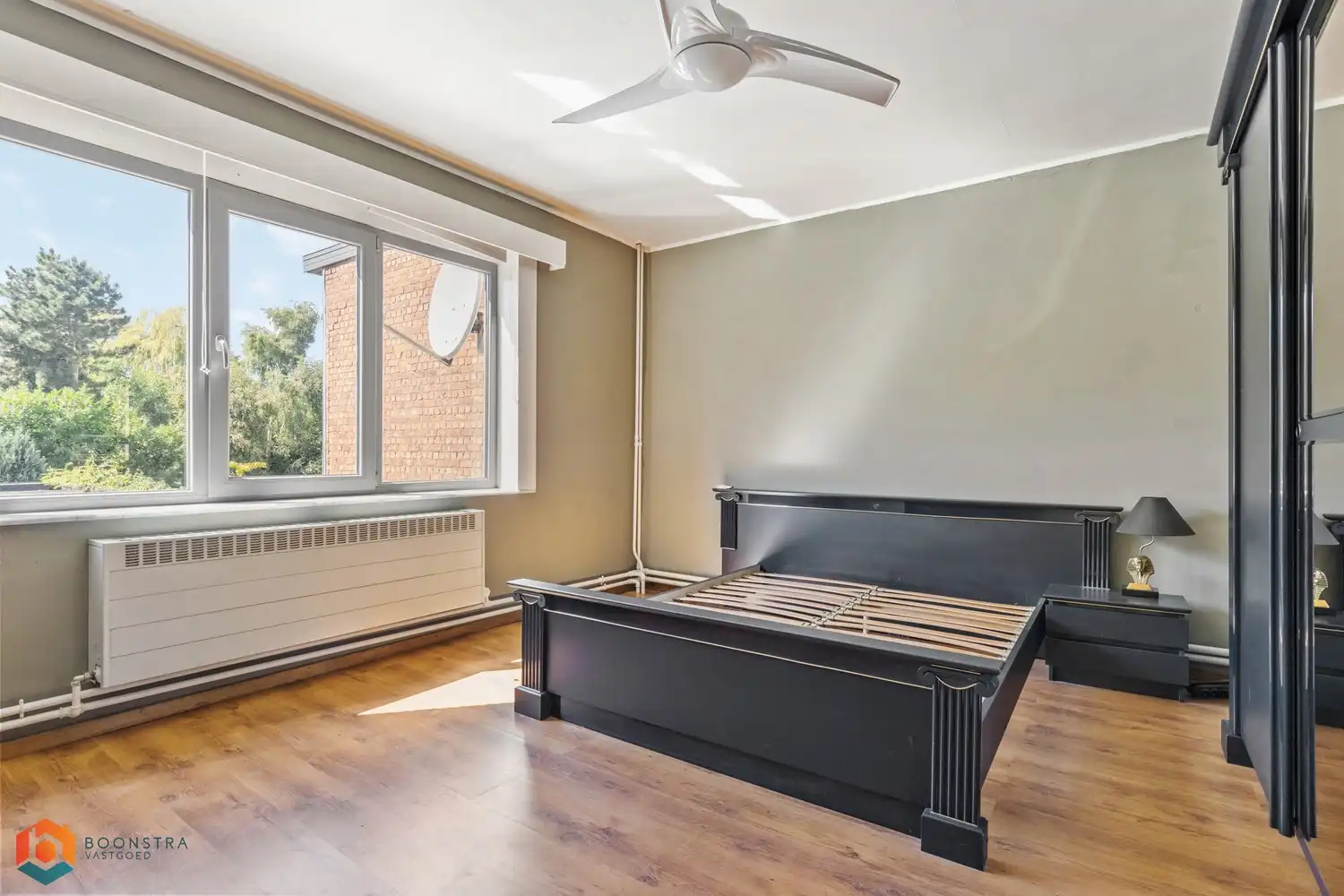 Ruime woning met handelsruimte en grote garage / werkplaats foto 18