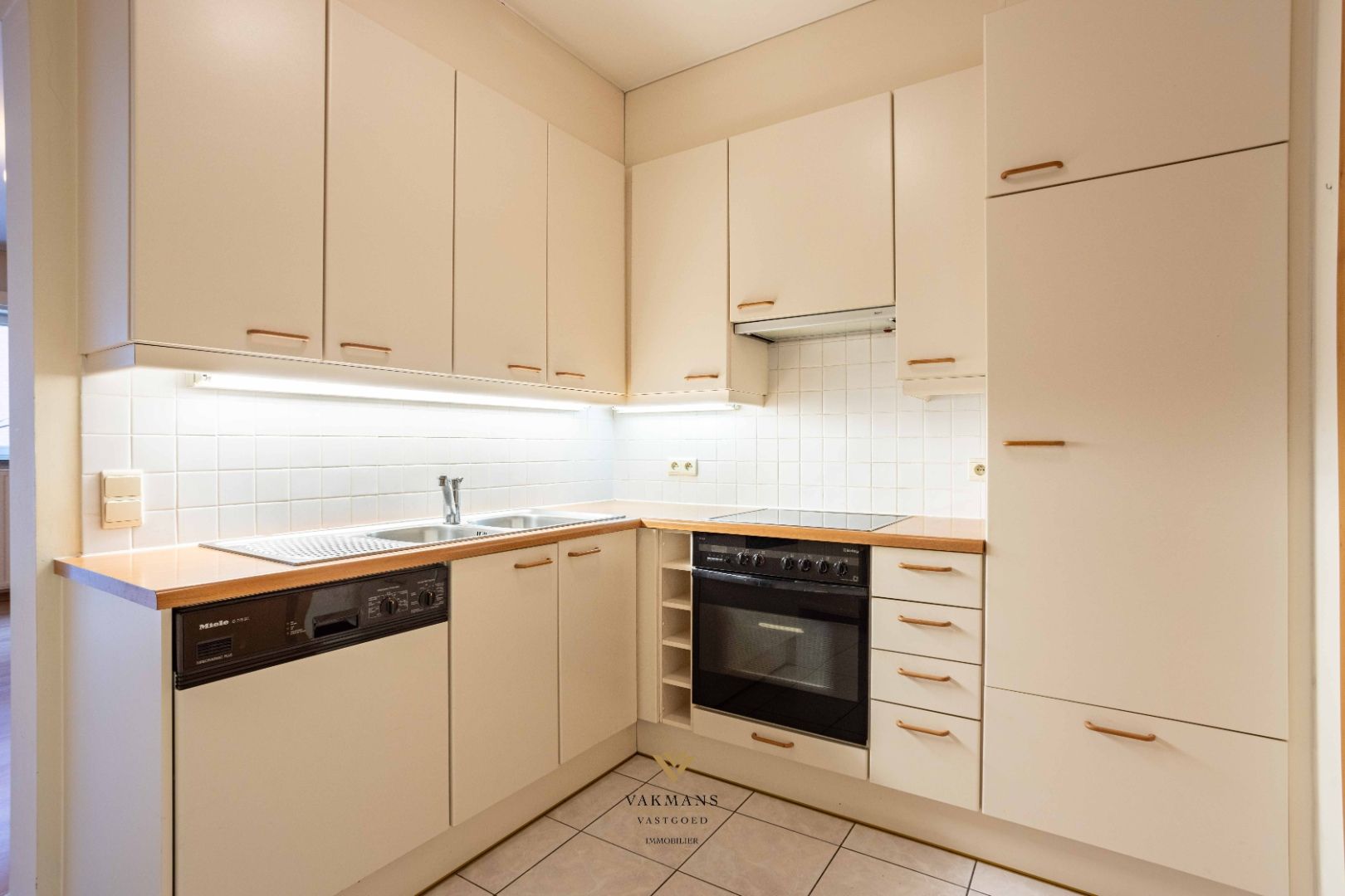 Pal in het centrum met 2 slaapkamers en garage foto 17