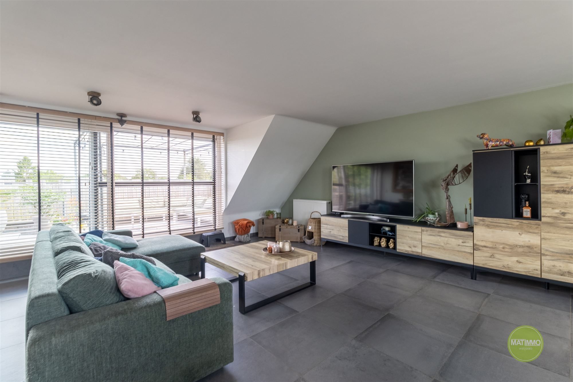 Stijlvol dakappartement met ruim terras in Meerhout foto 2
