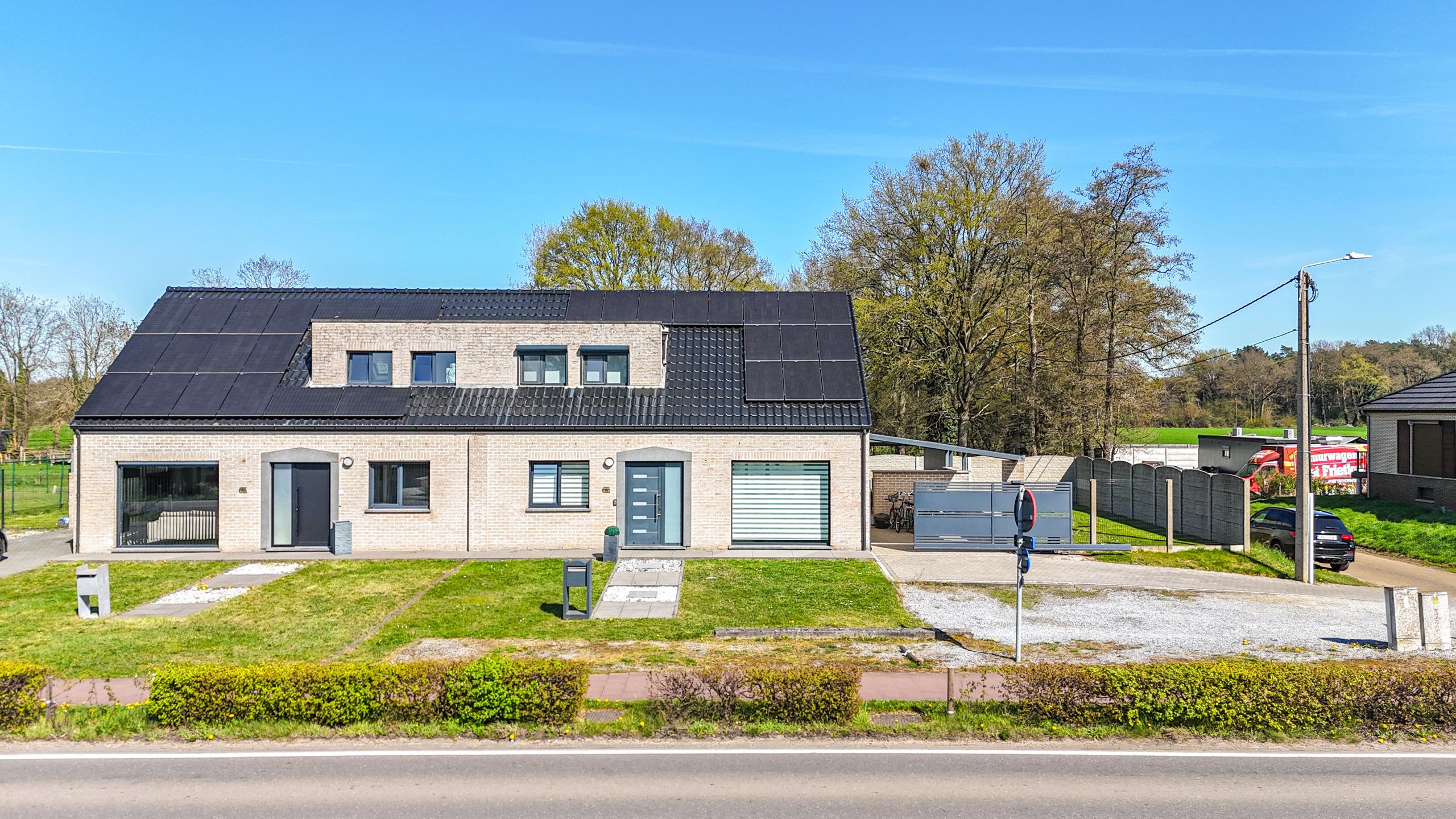 Instapklare woning met 4 spks en volledig aangelegde tuin! foto 60