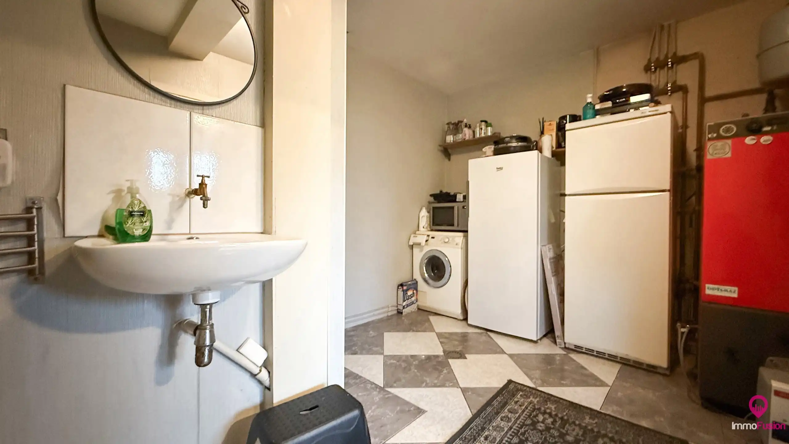 Ruime gezinswoning met 3 slaapkamers in rustige straat! foto 9