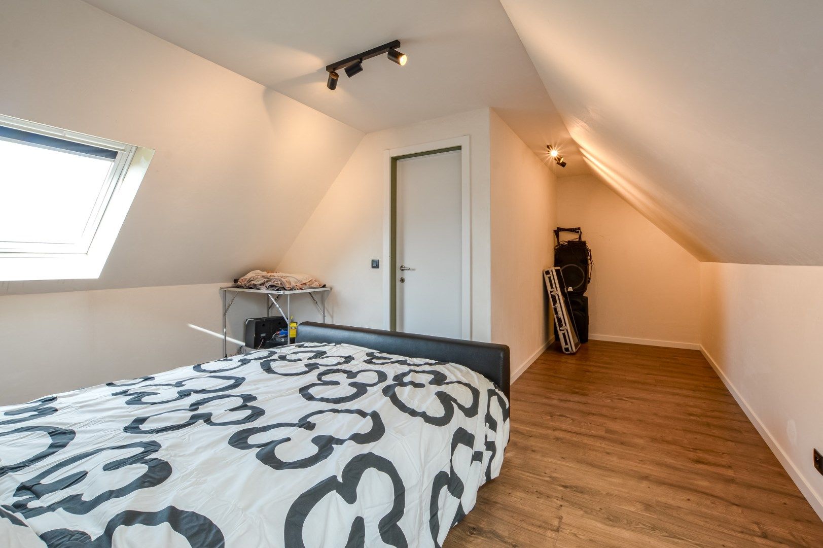 Instapklare halfopen nieuwbouwwoning te Varsenare! foto 19