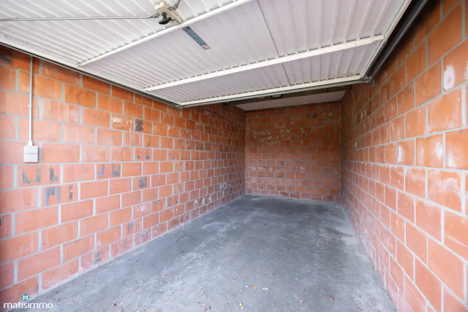 INSTAPKLAAR DUPLEXAPPARTEMENT MET GARAGEBOX EN KELDERBERGING NABIJ CENTRUM BILZEN foto 13