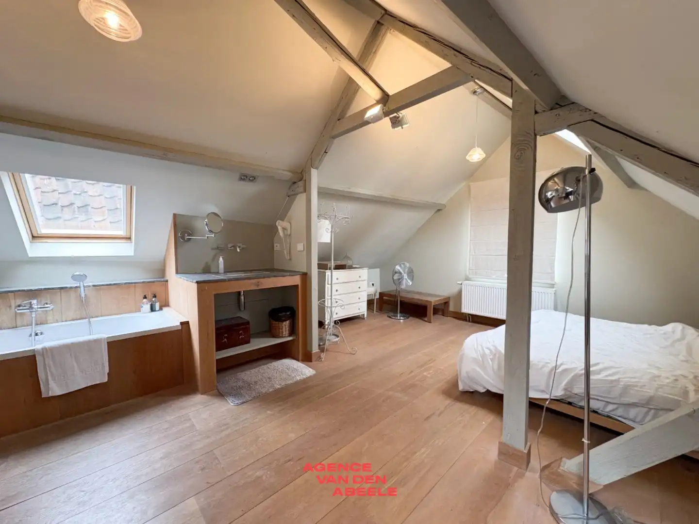 Woning met stadskoer foto 20