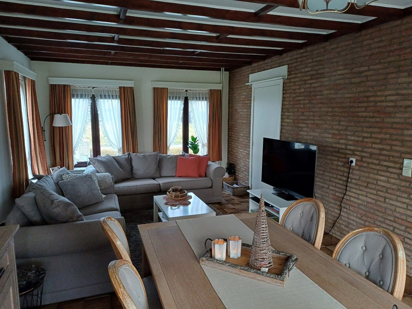 Rustig gelegen bungalow-woning met 2 slaapkamers foto 2