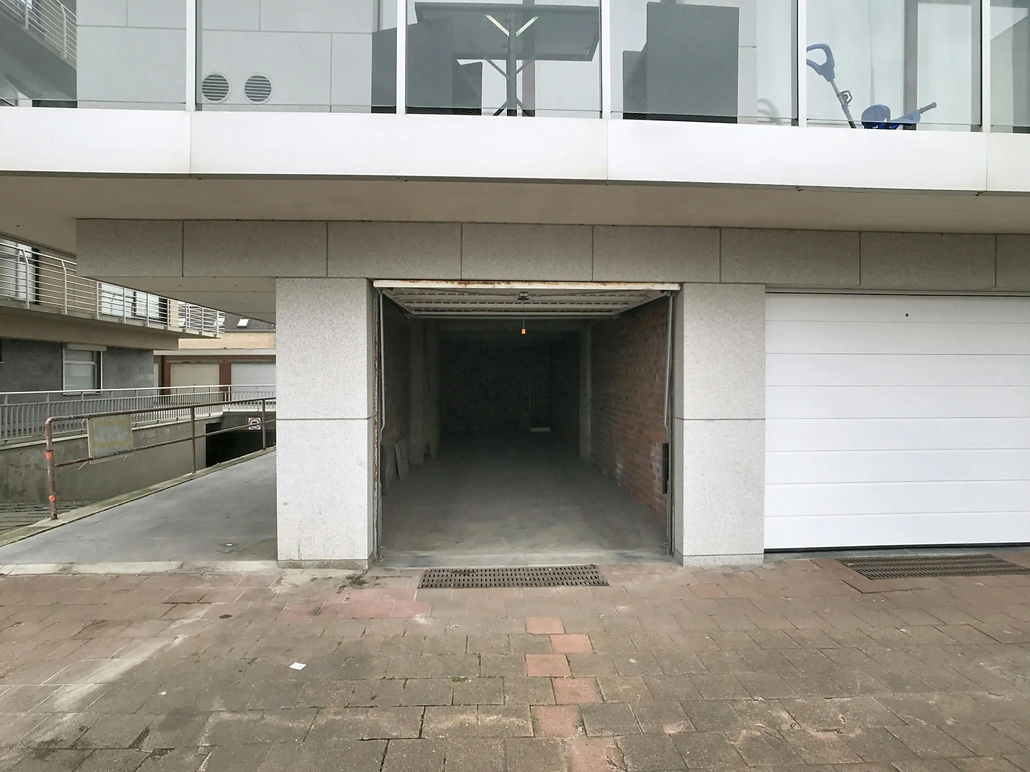 Uitzonderlijk dubbele garagebox te koop te Westende! foto 2