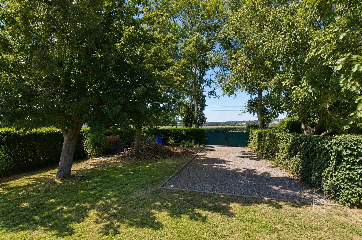 Landhuis met zwembad, bijgebouw en weide op 10&nbsp;570 m² foto 7