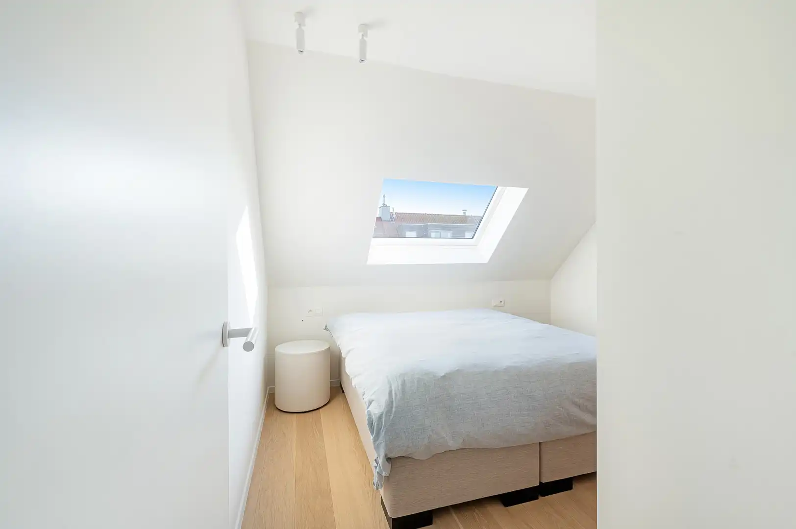 Luxueus gerenoveerd duplexappartement met drie slaapkamers. foto 24