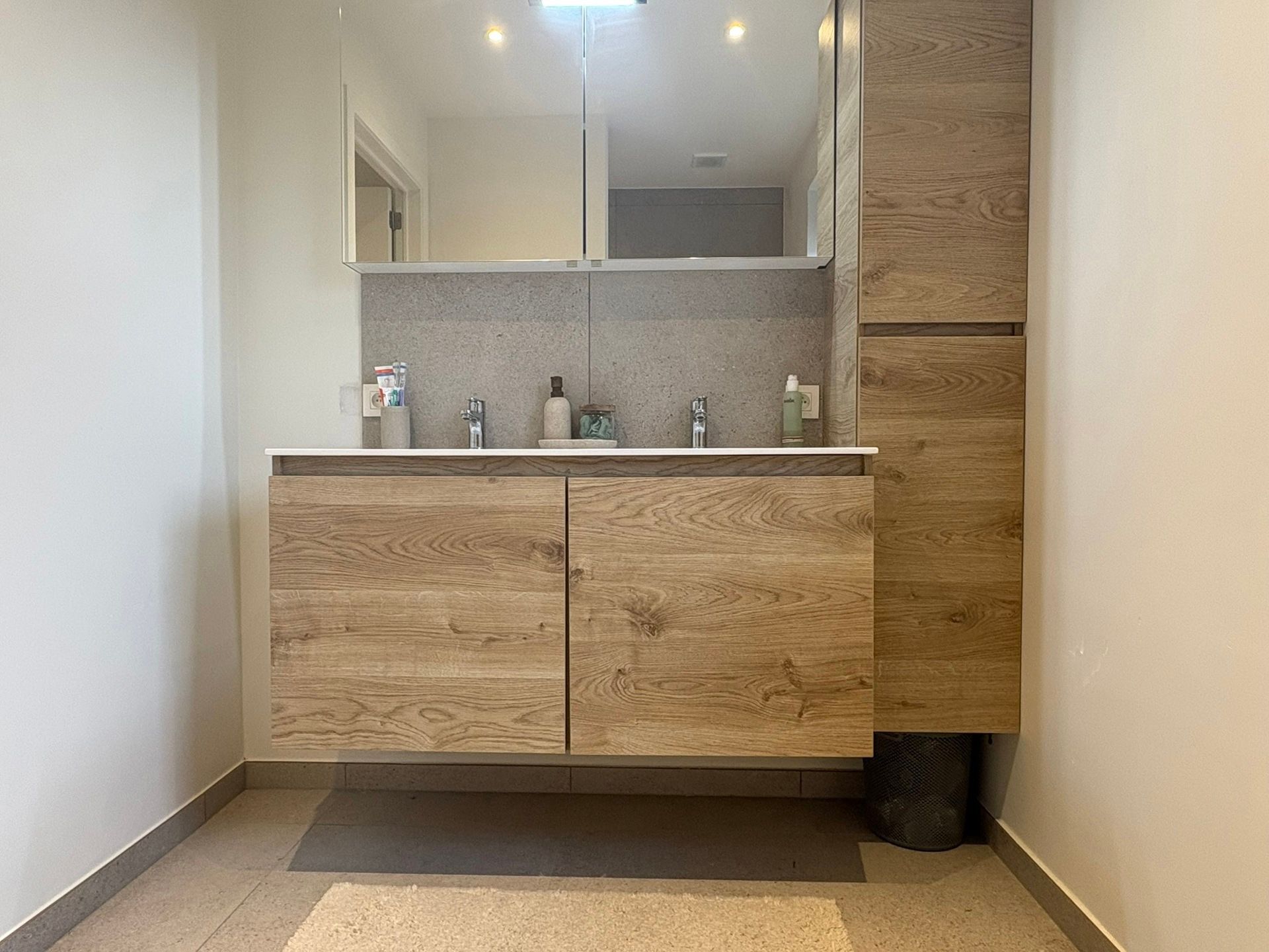 Ruime en moderne woning met grote tuin  foto 5