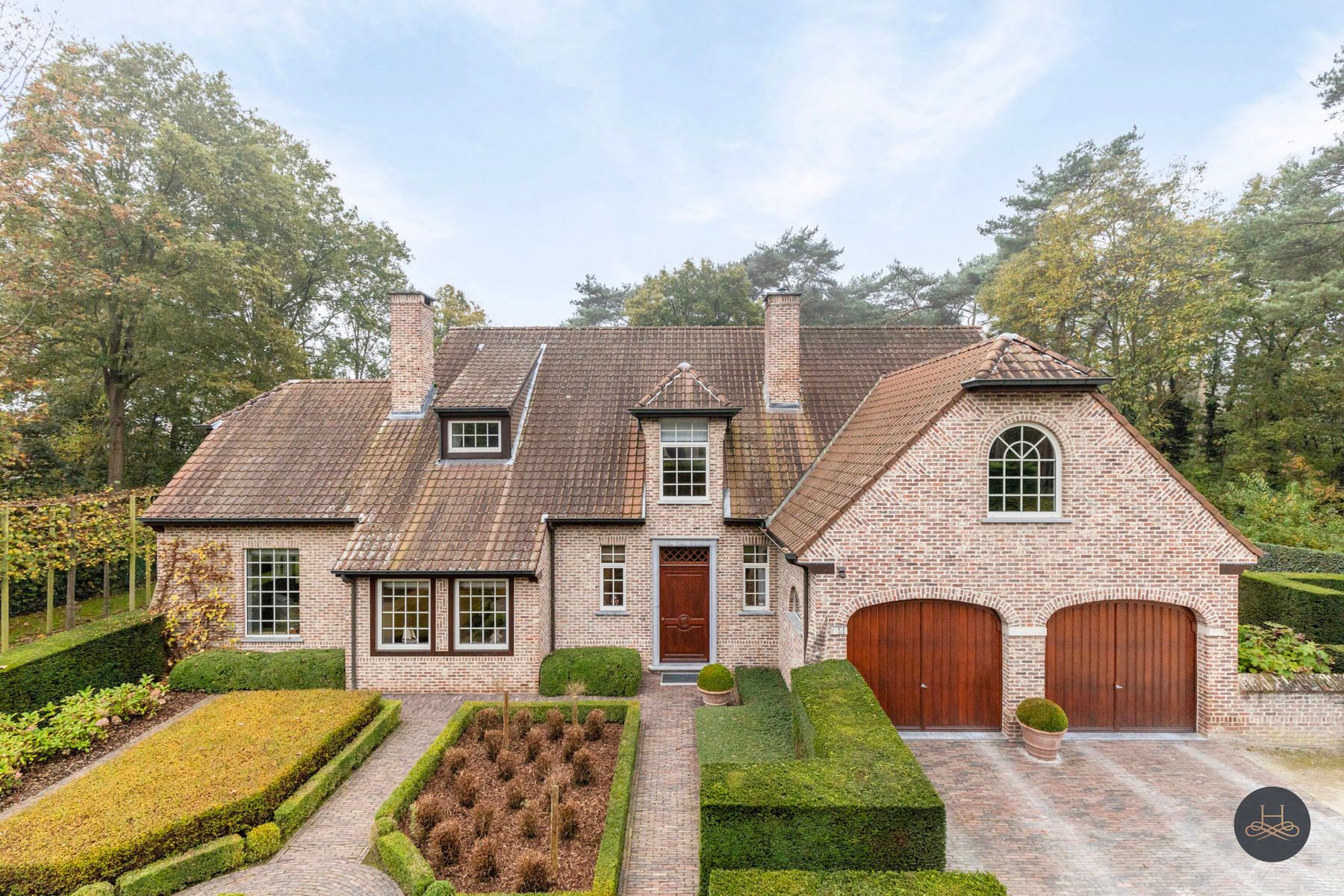 Hoofdfoto van de publicatie: Karaktervolle villa met prachtige parktuin