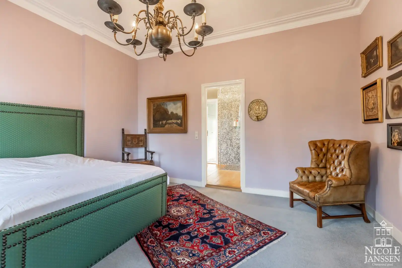 Authentiek herenhuis met conciërgewoning foto 31