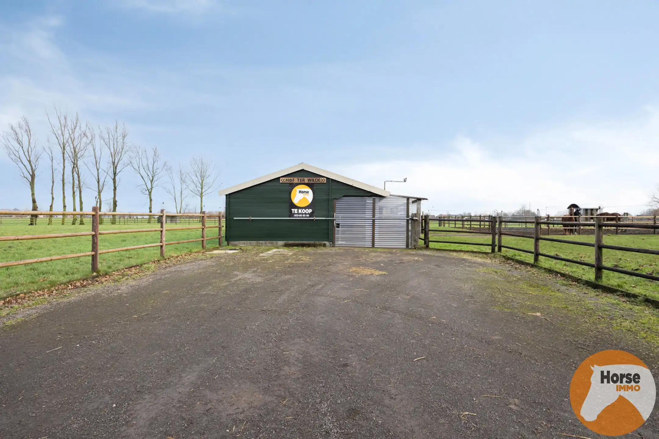 LOCHRISTI - Rustig gelegen stalgebouw op +- 2,3HA foto 4