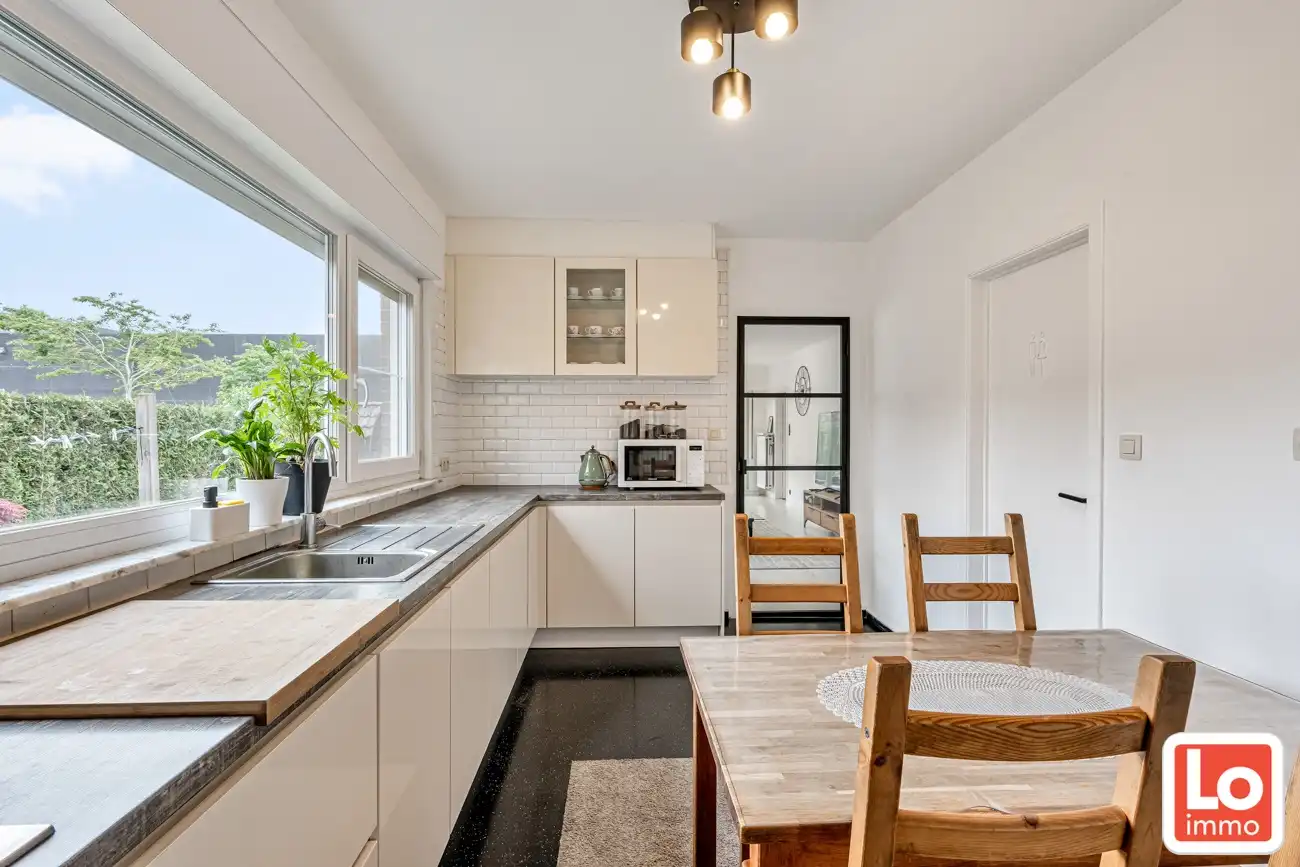 Mooie instapklare open gelijkvloers woning met extra garage op een heel rustige locatie in Lochristi foto 6