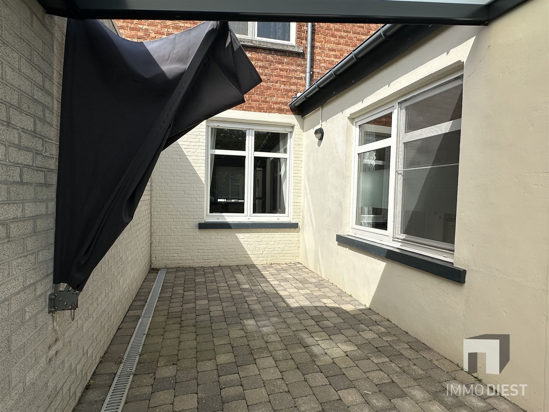 Knappe woning met 3 ruime slaapkamers en mooie tuin - instapklaar foto 15