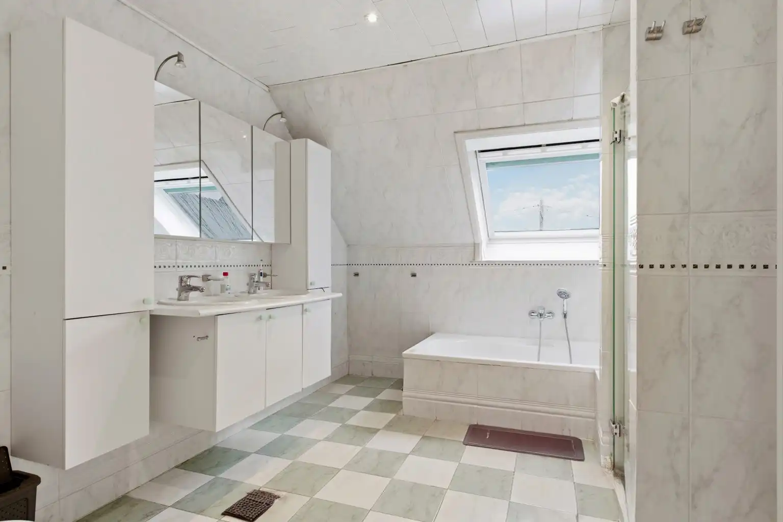 KARAKTERVOLLE WONING MET APPARTEMENT foto 12