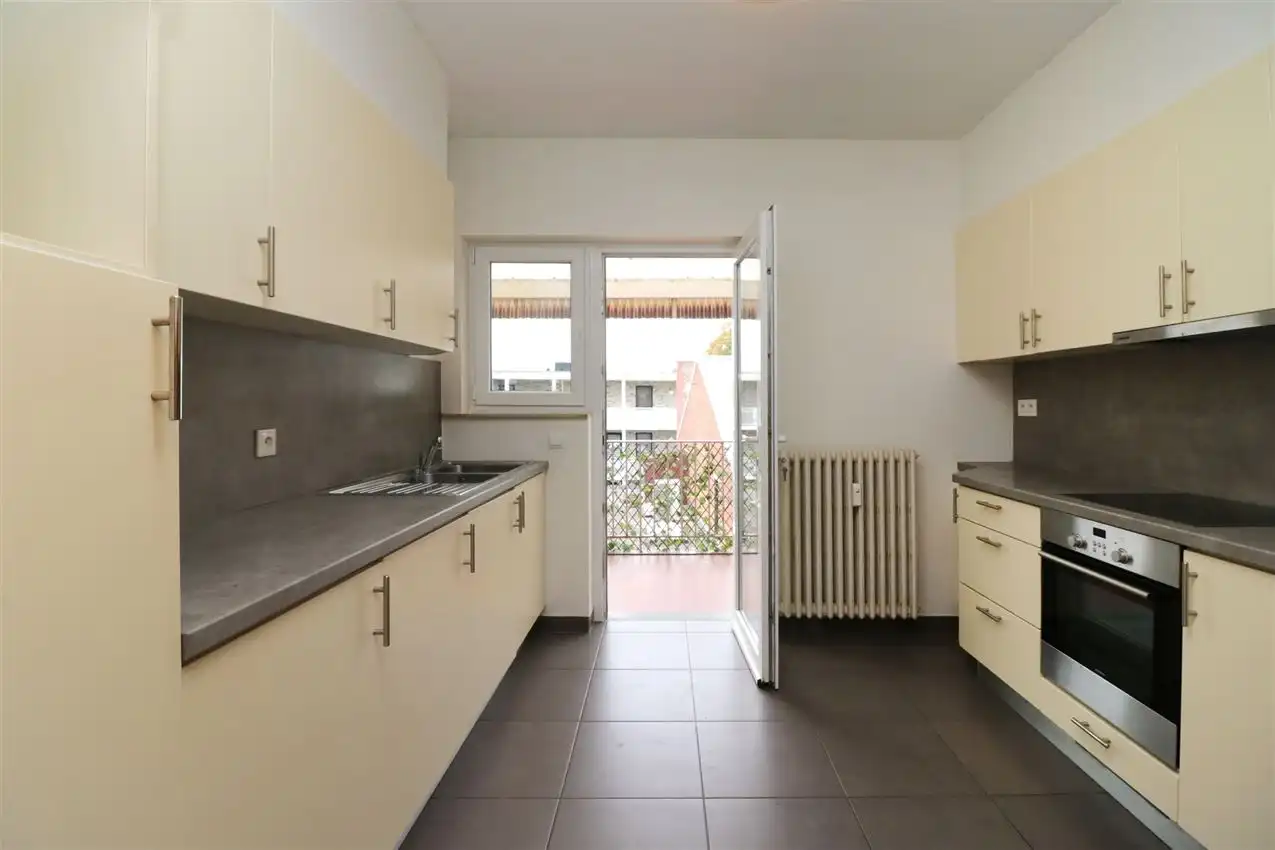 Opbrengsteigendom (handel & 4 app) op toplocatie foto 40