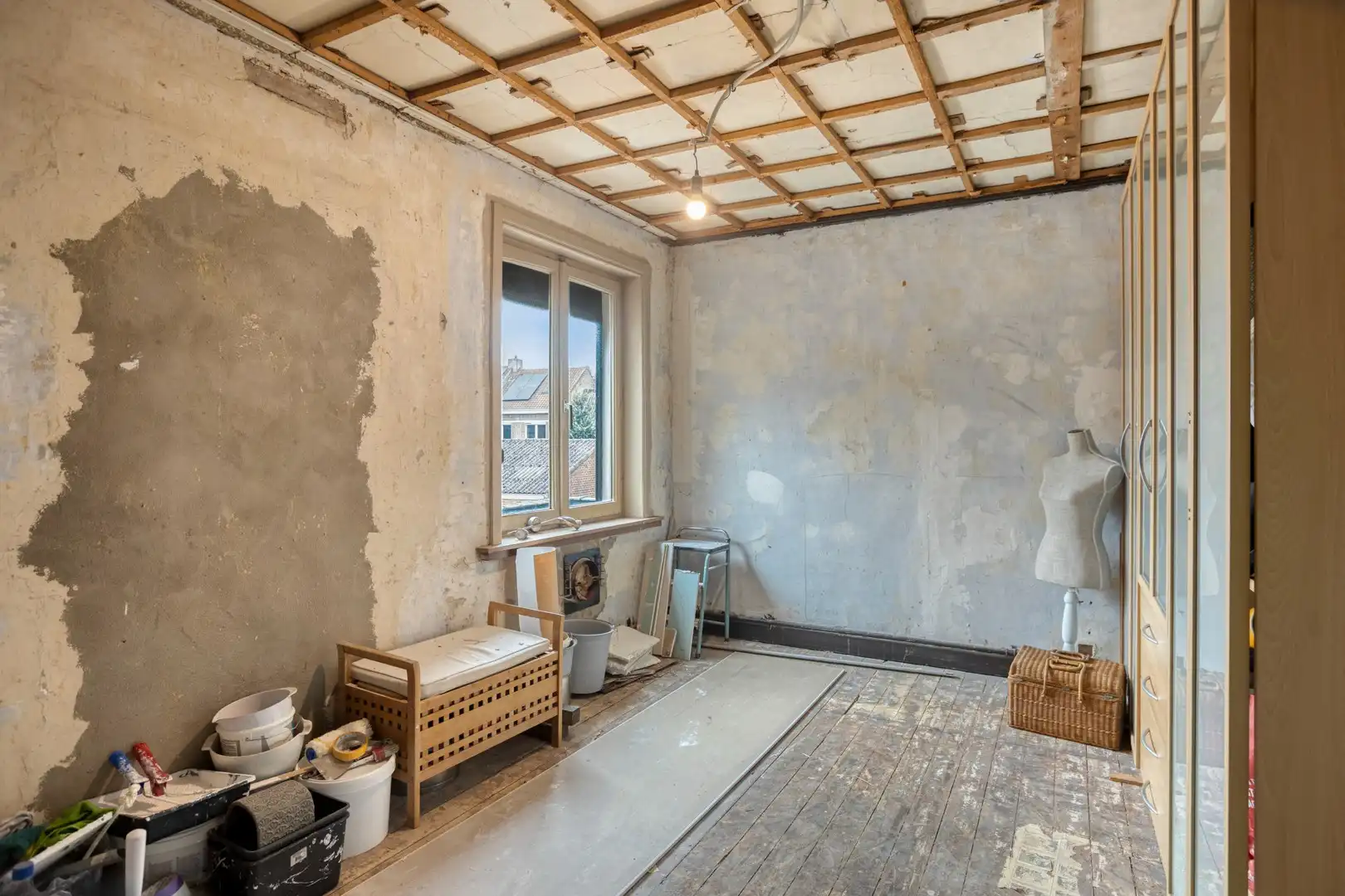Af te werken woning met uitweg achteraan te Sint-Kruis. foto 15
