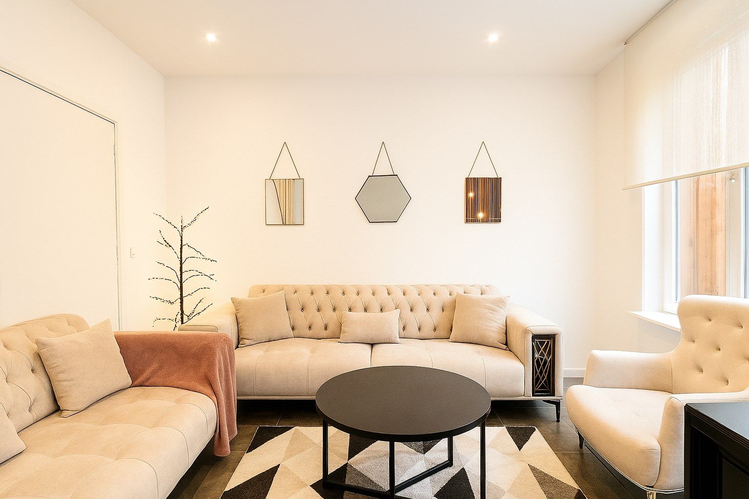 Klaar om te betrekken: Moderne stadswoning met tuin te koop in Sint-Niklaas! foto 2